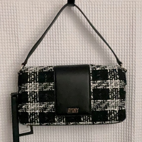 NWT DKNY Women’s Crossbody Shoulder Flap Handbag Purses Removable Strap - Picture 2 of 11